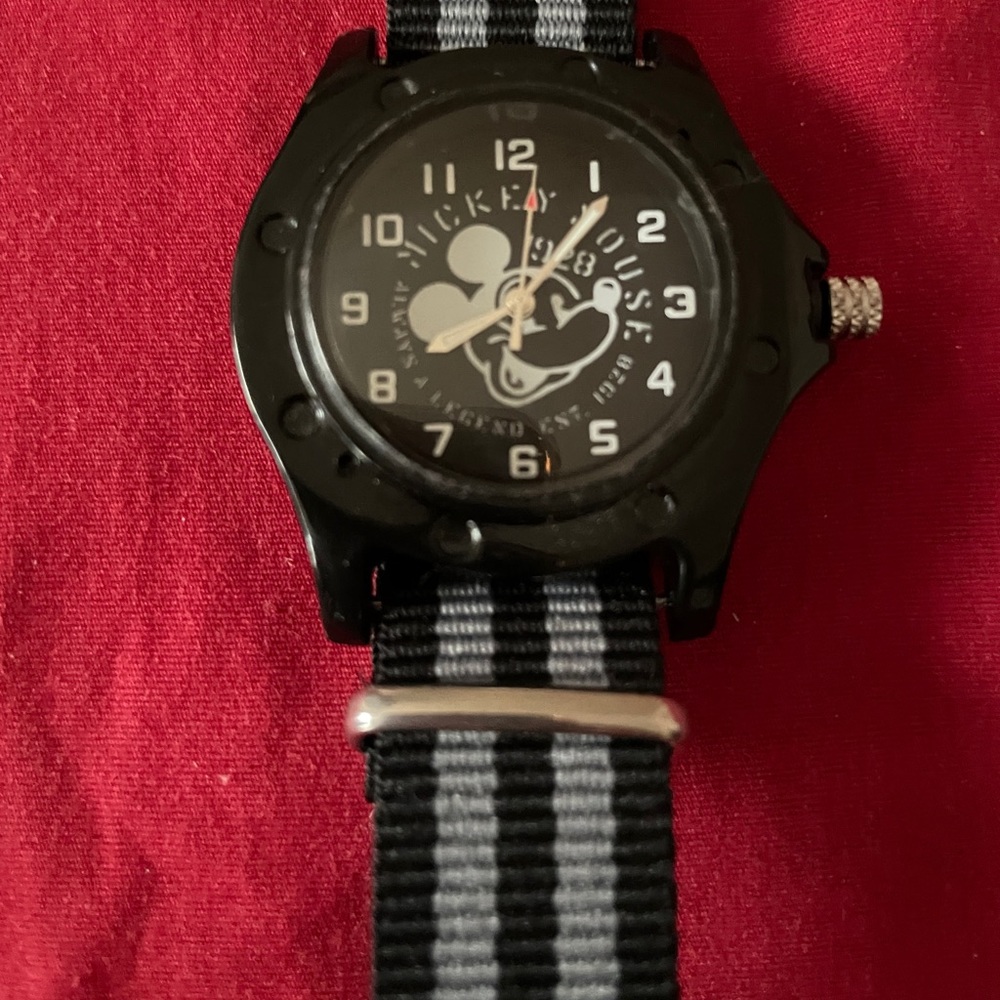 Vintage Authentic Disney Parks Mickey Mouse Watch